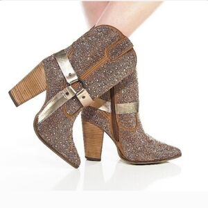 DINGO NWT Crown Jewel Sz10 Rose Gold Sparkly Western Boots 4”Stacked Hee…